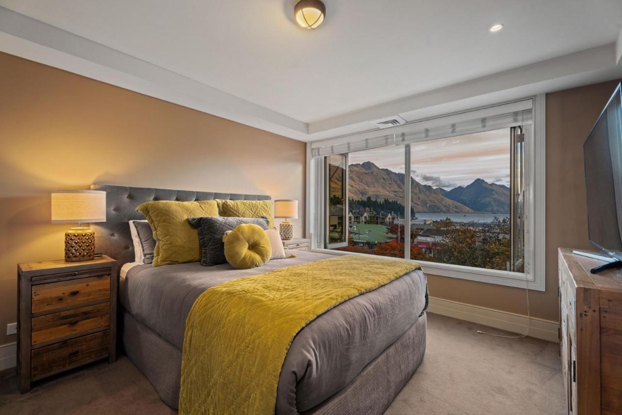 The Village Green Apartment Queenstown Bagian luar foto