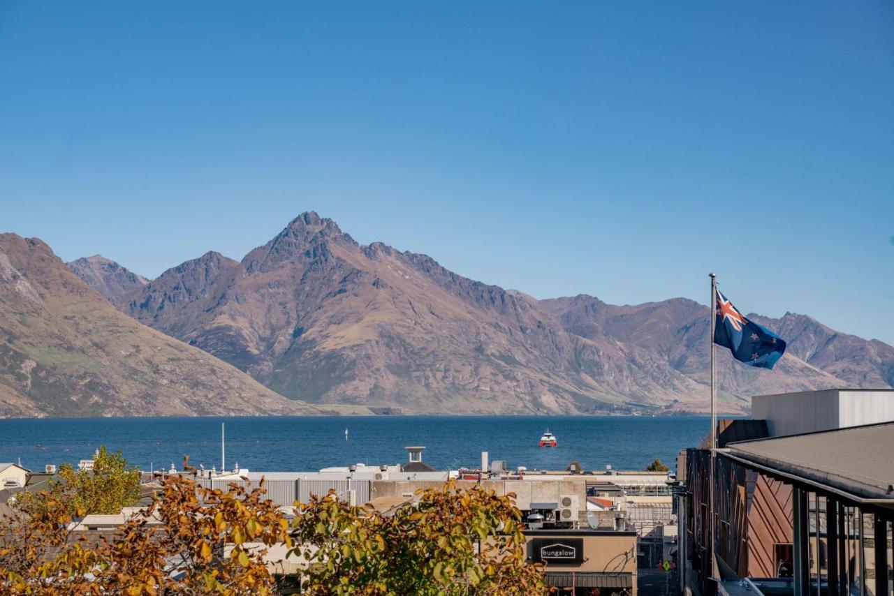 The Village Green Apartment Queenstown Bagian luar foto