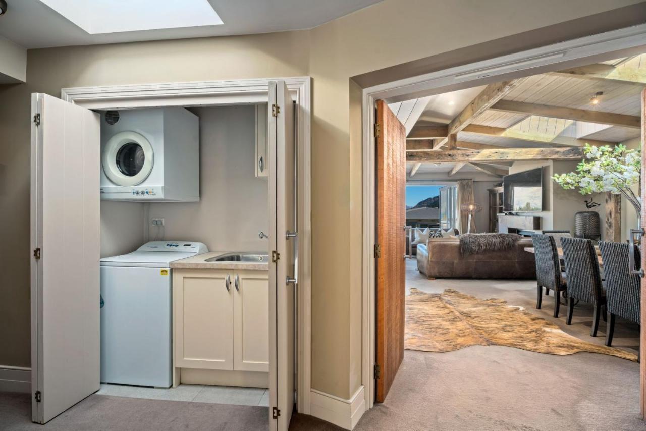 The Village Green Apartment Queenstown Bagian luar foto