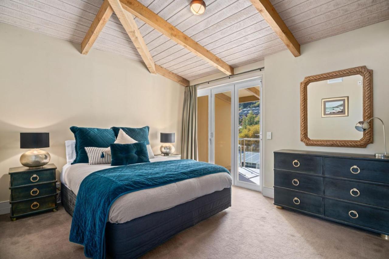 The Village Green Apartment Queenstown Bagian luar foto