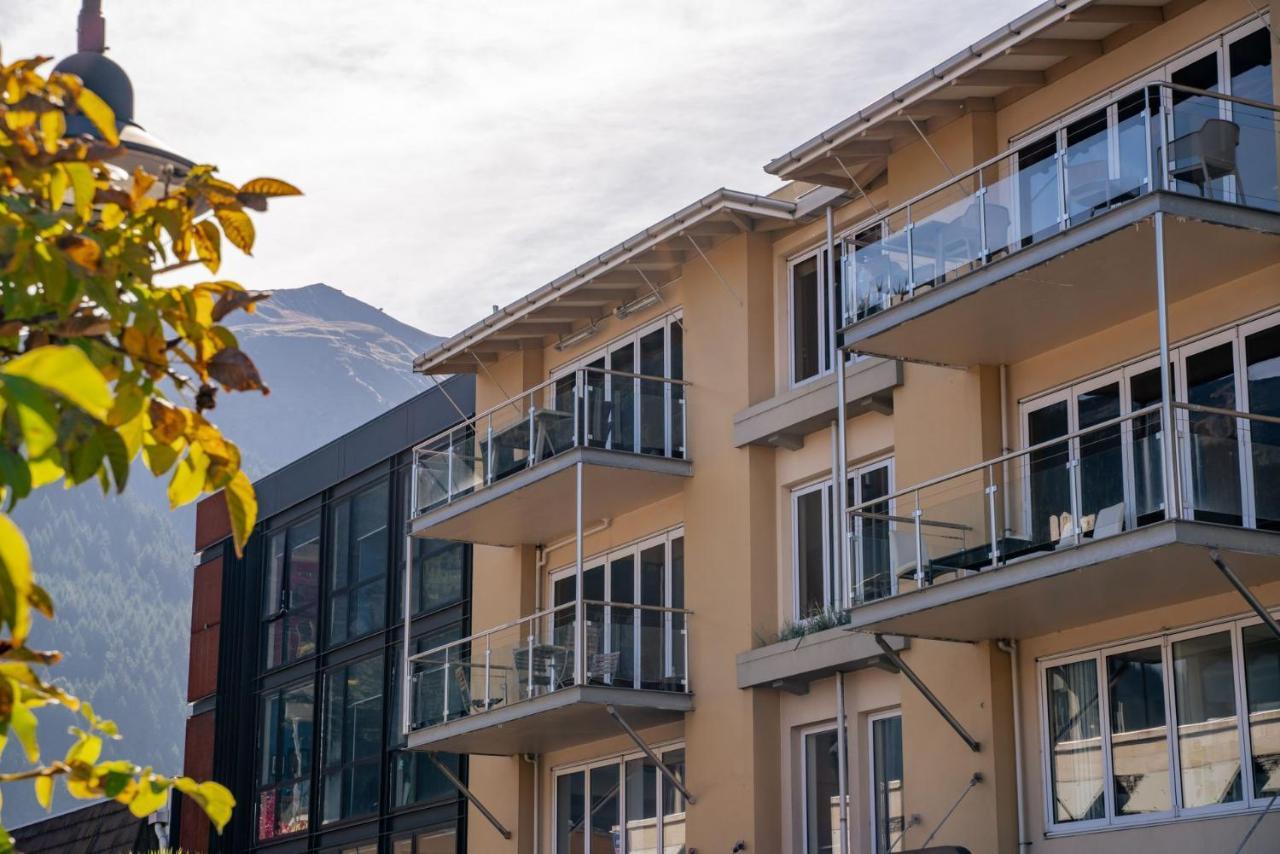 The Village Green Apartment Queenstown Bagian luar foto