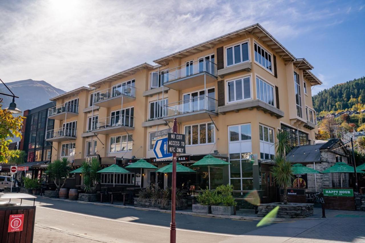 The Village Green Apartment Queenstown Bagian luar foto